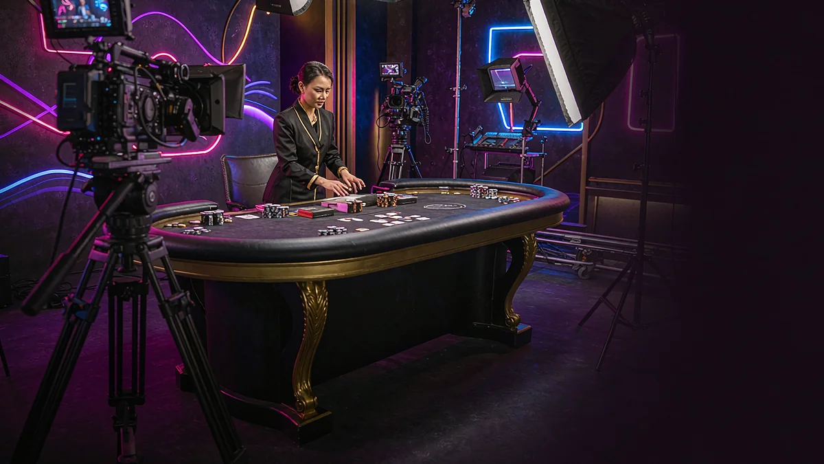 Camera and studio lighting facing a casino table — ck999 guidance Camera and studio lighting facing a casino table